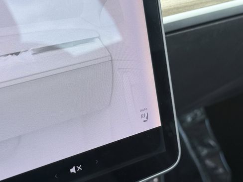 Used 2018 Tesla Model 3 Mid Range image 71