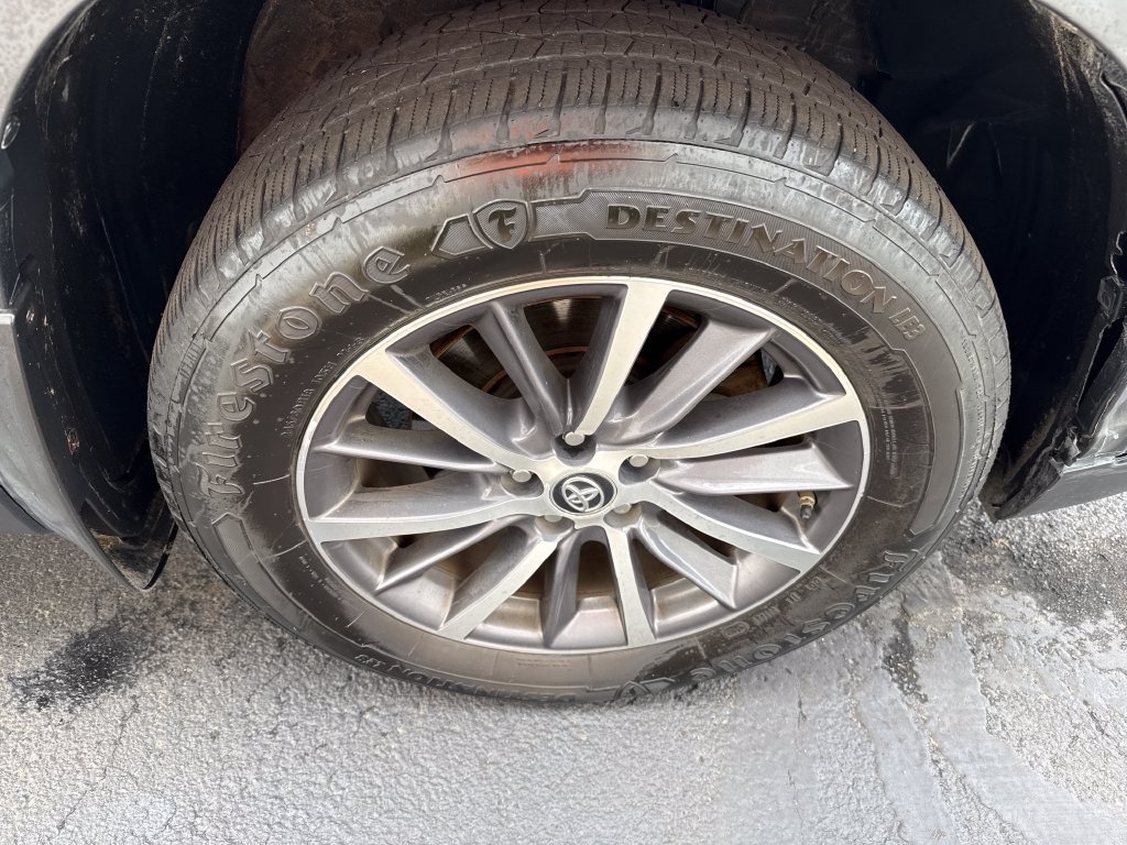 Used 2019 Toyota Highlander XLE AWD/4WD image 26