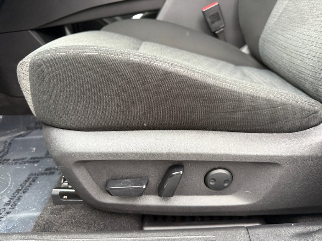 Used 2023 Nissan Rogue SV AWD/4WD image 10
