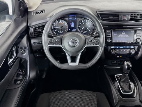 Used 2020 Nissan Rogue Sport SV image 16