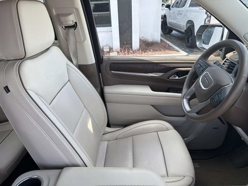 Used 2023 GMC Yukon XL Denali RWD image 14