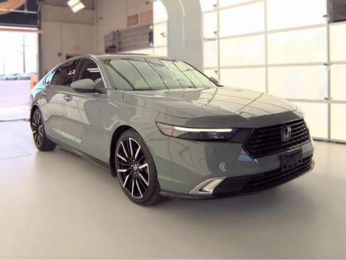 Used 2023 Honda Accord Touring image 4