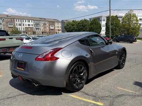 Used 2018 Nissan 370Z Coupe RWD image 12