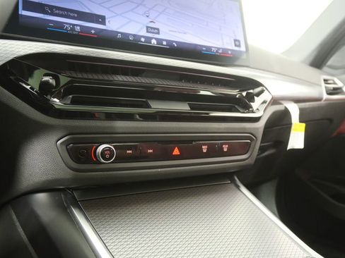 Used 2025 BMW 330i Sedan image 23