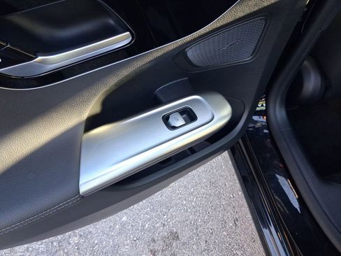 Used 2025 Mercedes-Benz C 300 Sedan image 12
