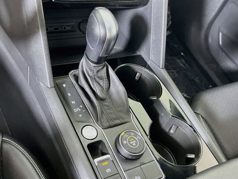 Used 2020 Volkswagen Atlas Cross Sport SEL R-Line image 17