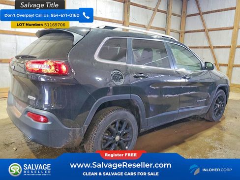 Used 2016 Jeep Cherokee Latitude w/ Cold Weather Group FWD image 4