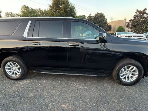 New 2026 Chevrolet Suburban LT w/ Comfort Package RWD image 7