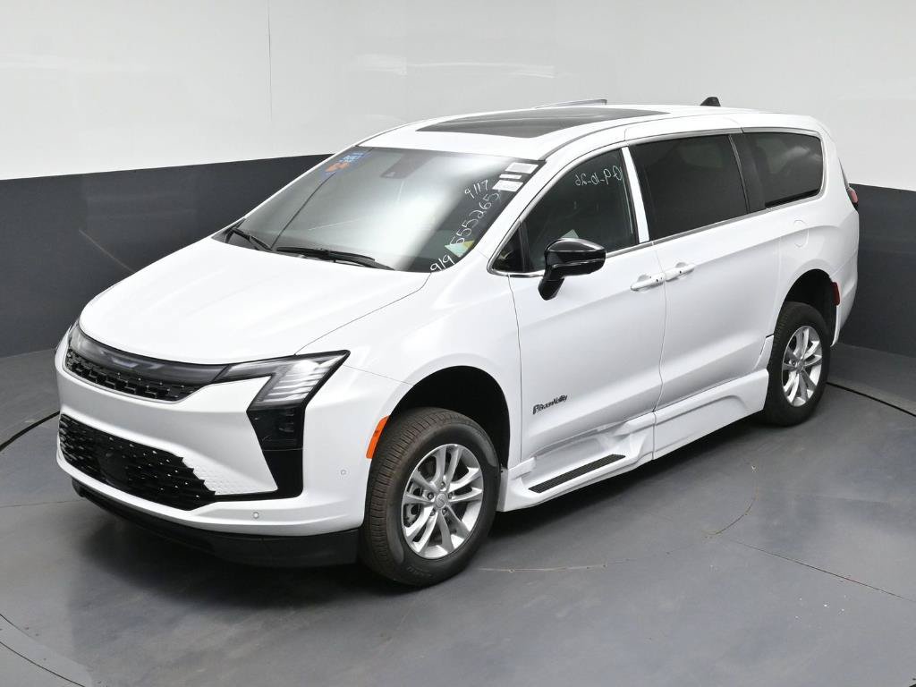 Used 2027 Chrysler Pacifica Select w/ Family Tech Group FWD image 23