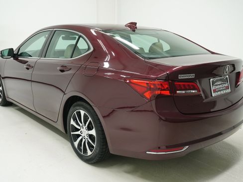 Used 2015 Acura TLX w/ Technology Package FWD image 6