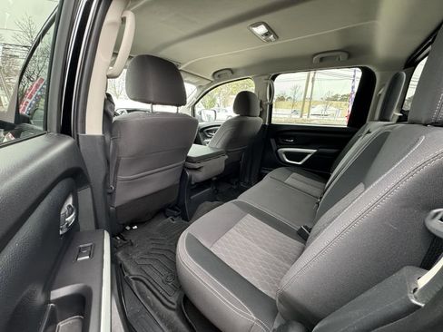 Used 2021 Nissan Titan SV w/ Accessory Utility Package image 15