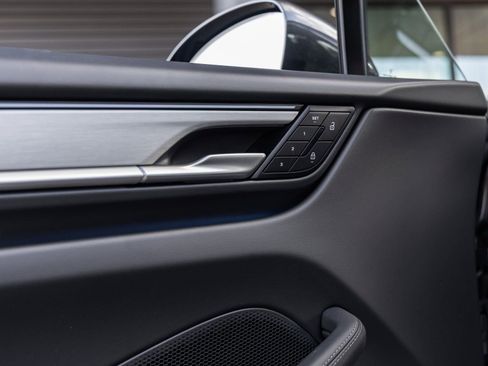 New 2025 Porsche Macan 4S Electric image 21