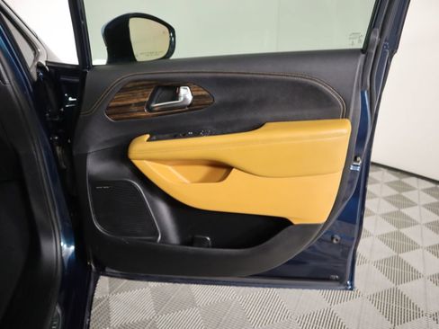 Used 2022 Chrysler Pacifica Pinnacle image 25