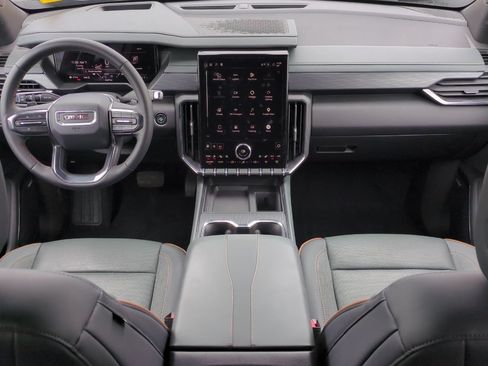 Used 2025 GMC Acadia AT4 w/ Luxury Package AWD/4WD image 14