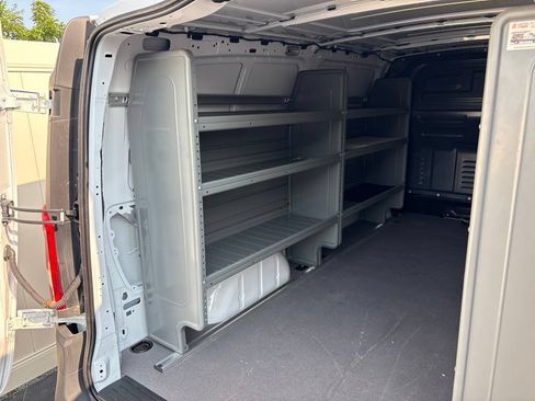 Used 2023 Mercedes-Benz Metris image 6