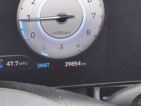 Used 2022 Hyundai Elantra Limited image 22