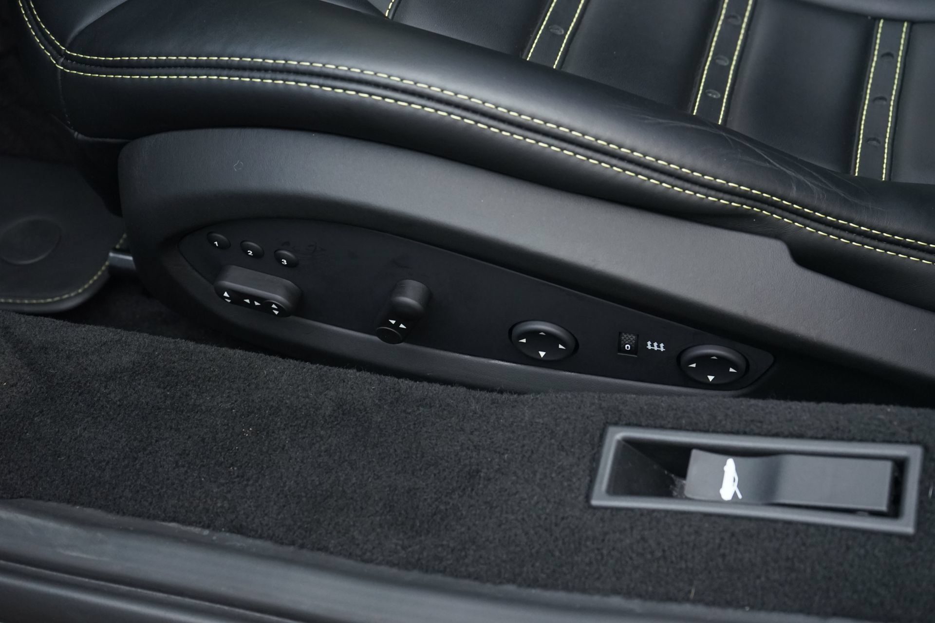 Used 2018 Ferrari 488 Spider RWD image 13
