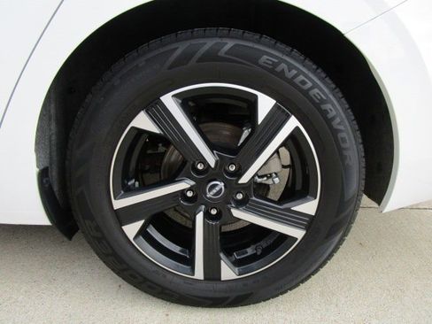 Used 2024 Nissan Sentra SV image 8