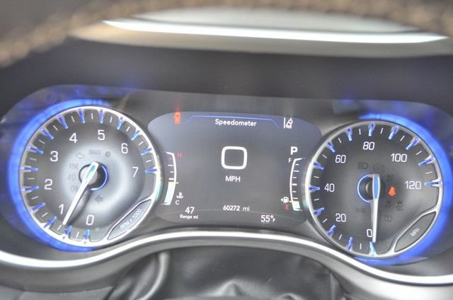 Used 2023 Chrysler Pacifica Touring-L FWD image 22