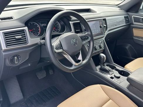 Used 2020 Volkswagen Atlas Cross Sport SE w/ Panoramic Sunroof Package image 36