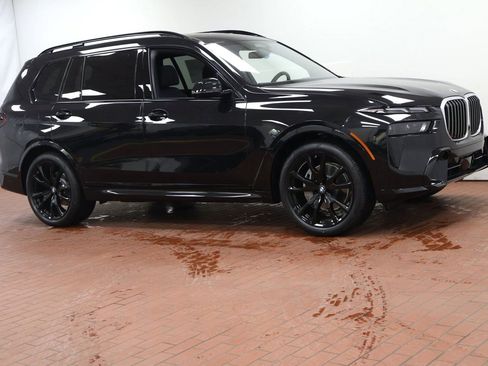 Used 2025 BMW X7 xDrive40i w/ M Sport Package image 7