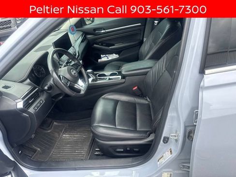 Used 2023 Nissan Altima 2.5 SR w/ SR Premium Package FWD image 12