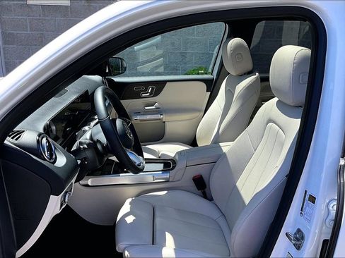 Used 2026 Mercedes-Benz GLB 250 4MATIC image 27
