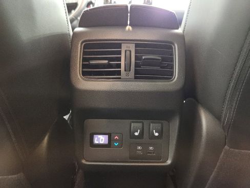 Used 2023 Nissan Rogue Platinum w/ Platinum Premium Package image 33