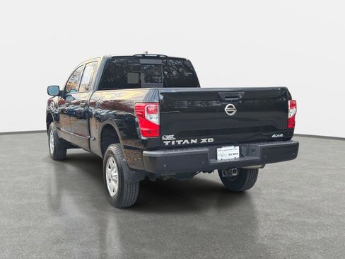 Used 2022 Nissan Titan S image 7