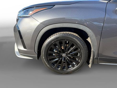 Used 2023 Toyota Highlander XSE image 9