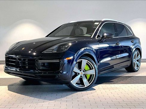 Used 2023 Porsche Cayenne Turbo S image 1
