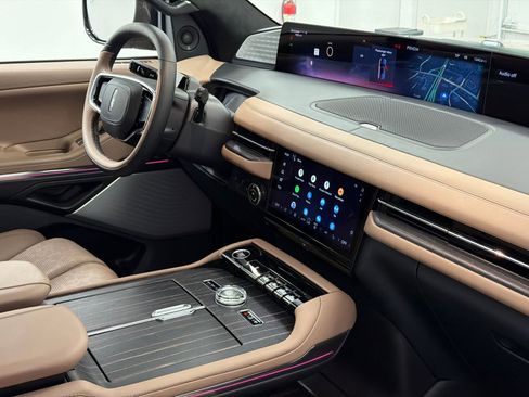 Used 2025 Lincoln Navigator L Black Label image 12