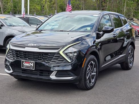 Used 2023 Kia Sportage LX AWD/4WD image 7