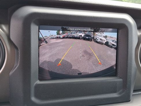 Used 2022 Jeep Wrangler Unlimited Sport AWD/4WD image 17