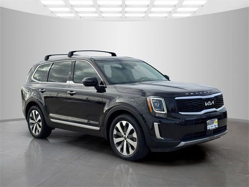 Used 2022 Kia Telluride S image 2