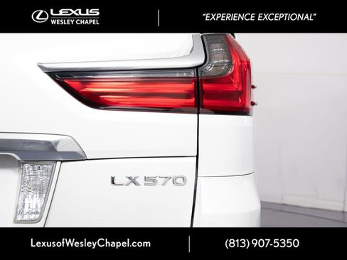 Used 2016 Lexus LX 570 4WD w/ Luxury Package image 8