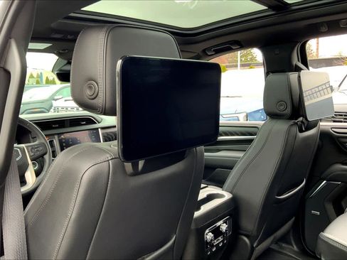 Used 2024 GMC Yukon XL Denali w/ Advanced Technology Package image 35