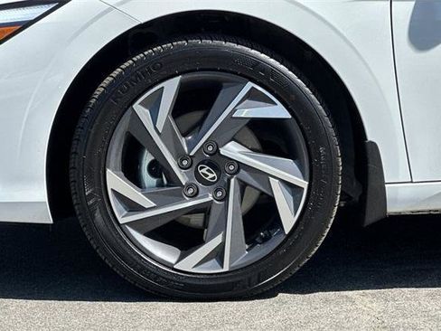 Certified 2025 Hyundai Elantra Sport image 26