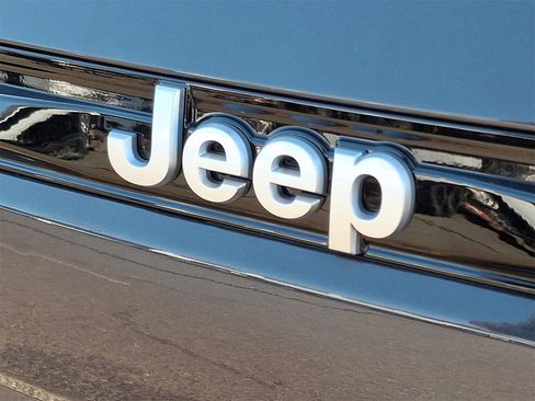 New 2025 Jeep Grand Cherokee Limited image 12