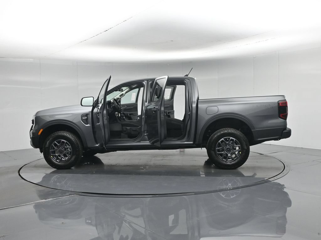 New 2026 Ford Ranger XLT w/ Black Appearance Package AWD/4WD image 32