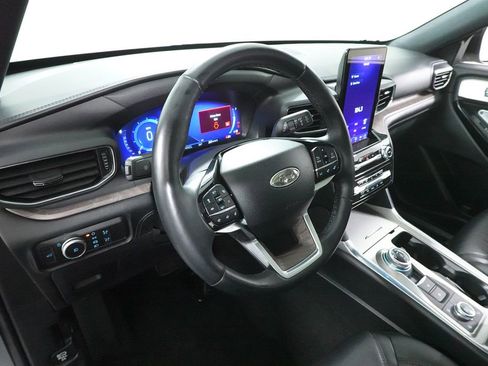Certified 2023 Ford Explorer Platinum w/ Technology Package AWD/4WD image 25