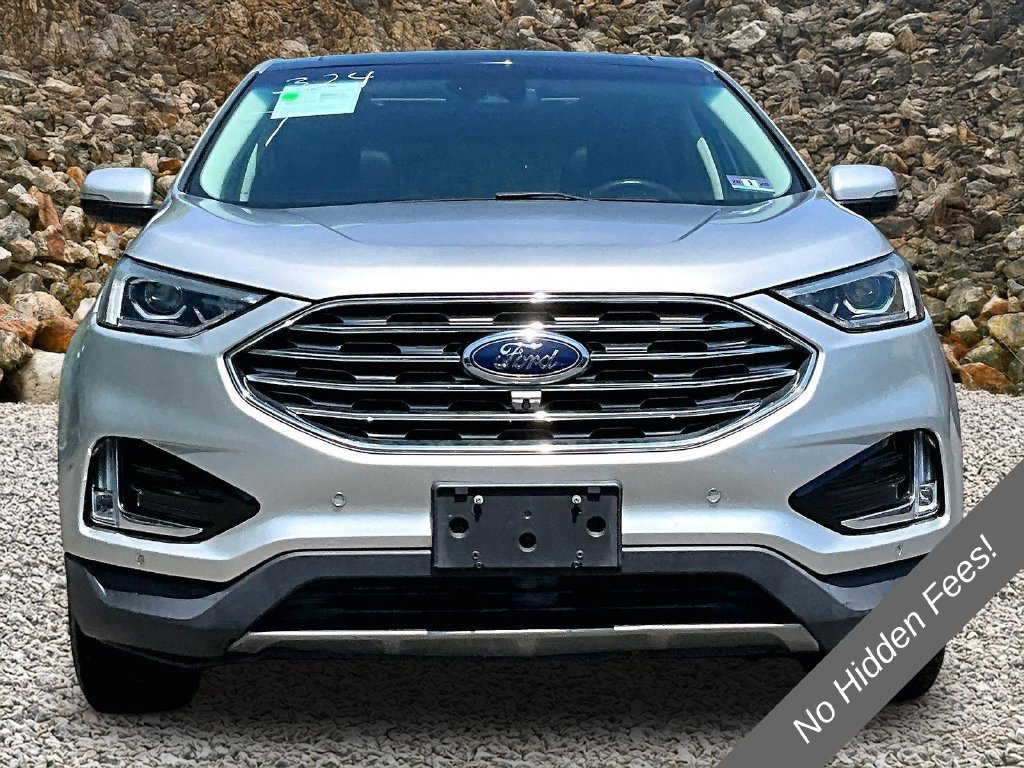 Used 2019 Ford Edge Titanium w/ Equipment Group 301A FWD image 3