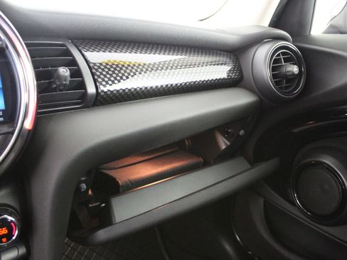 Used 2018 MINI Cooper S image 27