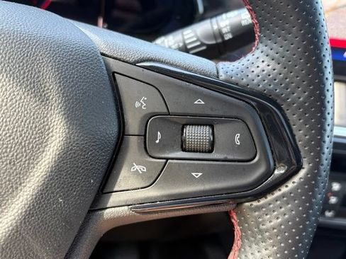 Used 2025 Chevrolet Trax RS w/ Sunroof Package FWD image 20