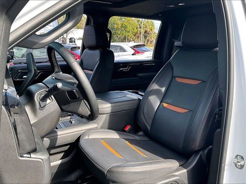 Used 2025 GMC Sierra 2500 AT4 w/ AT4 Premium Plus Package image 20