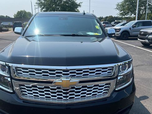 Used 2018 Chevrolet Suburban LT AWD/4WD image 16