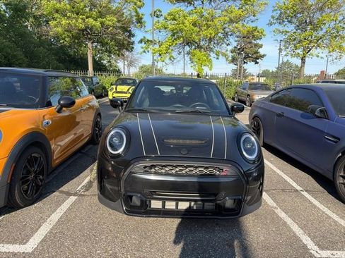 Used 2023 MINI Cooper S FWD image 2
