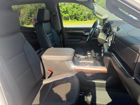Used 2024 GMC Sierra 1500 SLT AWD/4WD image 41