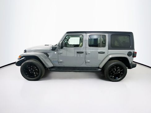 Used 2023 Jeep Wrangler Unlimited Sahara w/ Cold Weather Group AWD/4WD image 4