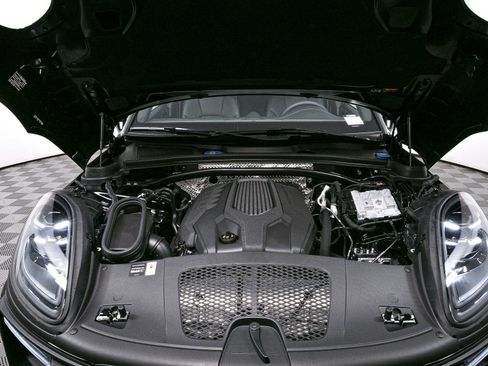New 2026 Porsche Macan Turbo AWD/4WD image 34